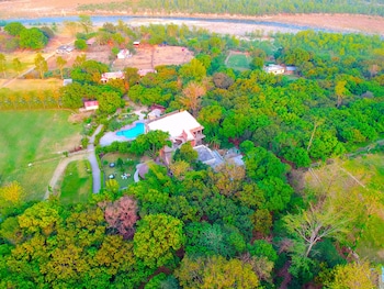 corbett wild resort a river access property
