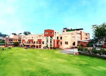 Hotel Classic Residency,Chandigarh Shimla Highway,3 star