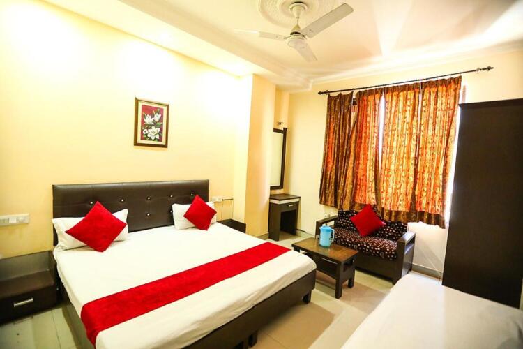 hotel sukhman international