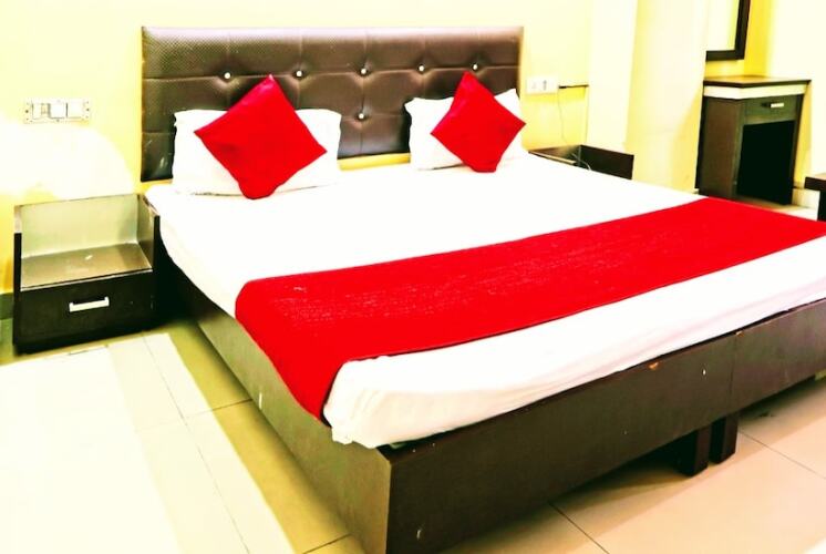 hotel sukhman international