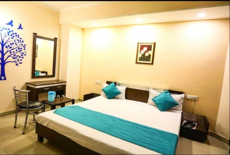 hotel sukhman international