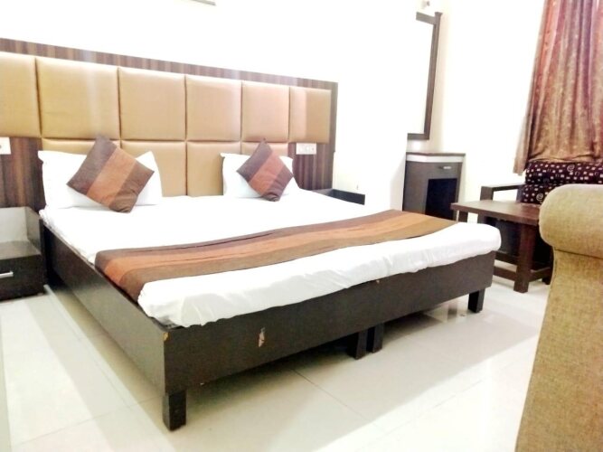 hotel sukhman international