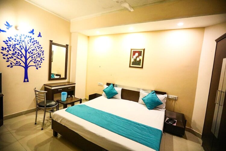 hotel sukhman international