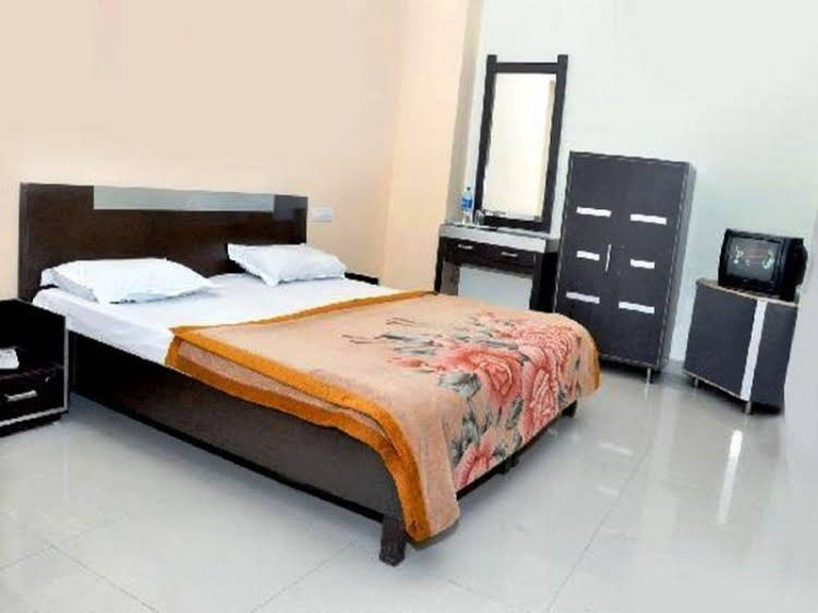 hotel sukhman international