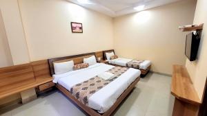 Urban Square By Urban Galaxy,Varpal>>Amritsar,3 star