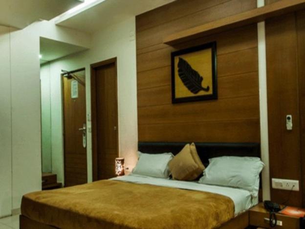 Hotel The Royal Plaza,Sarkhej,4 star