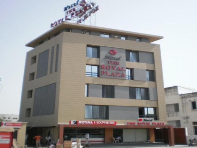 Hotel The Royal Plaza,Sarkhej,4 star