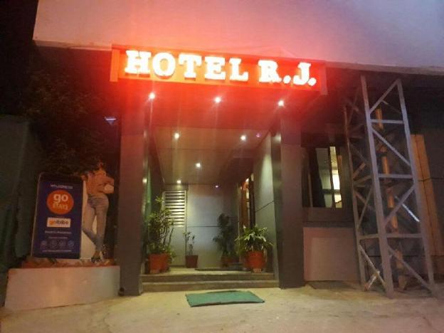 hotel r j residency