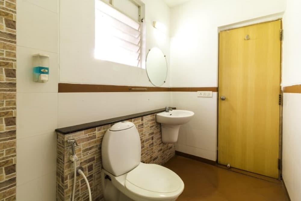 Hotel De Ecobiz,Sarkhej>>Ahmedabad,3 star