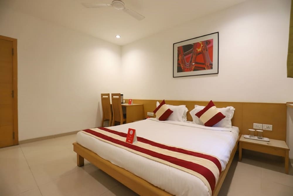Hotel De Ecobiz,Sarkhej>>Ahmedabad,3 star