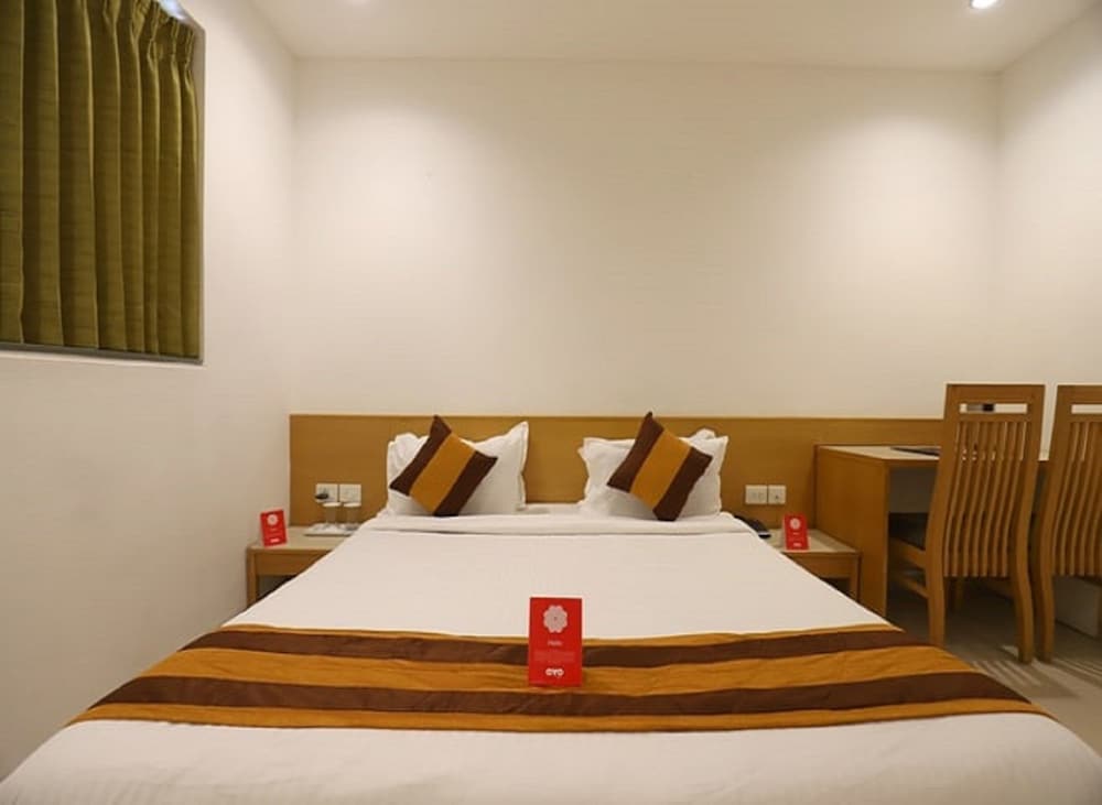 Hotel De Ecobiz,Sarkhej>>Ahmedabad,3 star