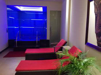 hotel president new court