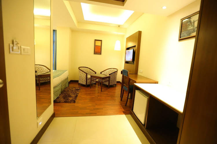 hotel president new court