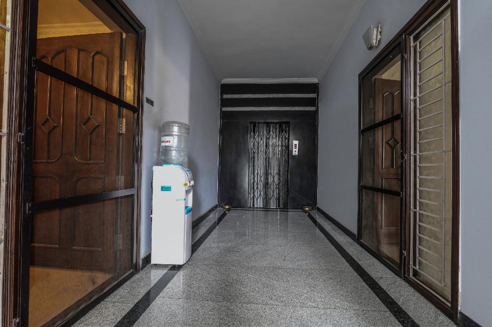 luxor park service apartment