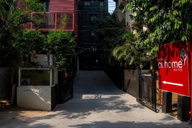 hotel at home suites