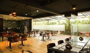 hotel at home suites