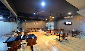 hotel at home suites