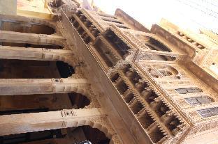 hotel suraj