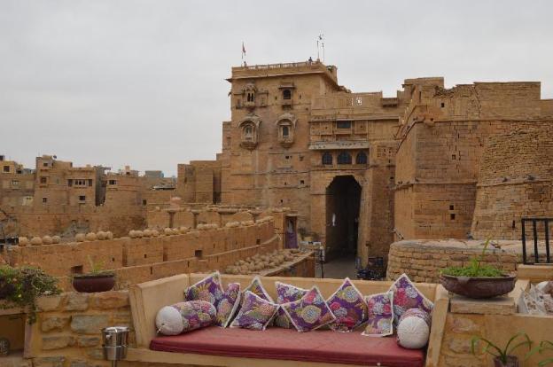 hotel desert boys royal stay on fort