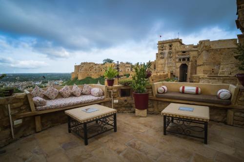 hotel desert boys royal stay on fort