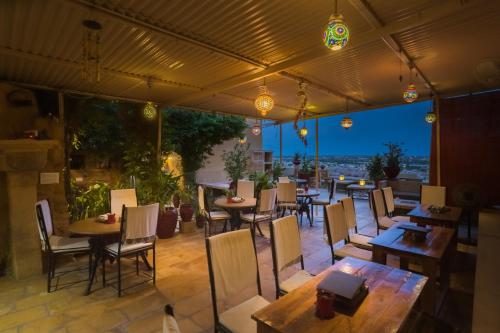 hotel desert boys royal stay on fort