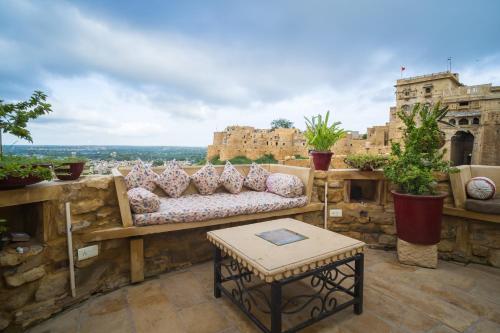 hotel desert boys royal stay on fort