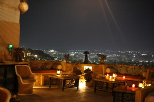 hotel desert boys royal stay on fort