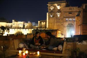 hotel desert boys royal stay on fort