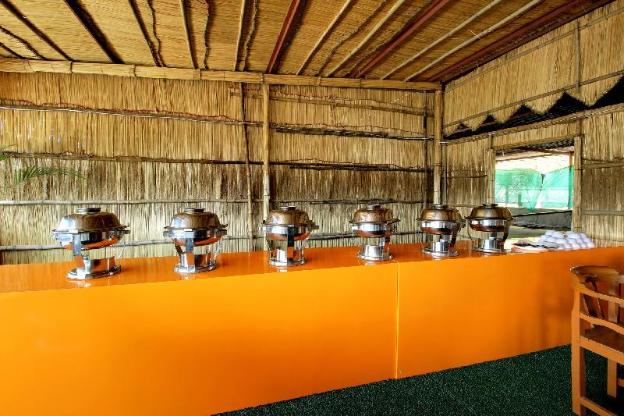 hotel ashoka nakki lake 450 metre