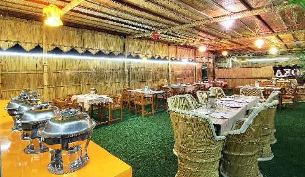 hotel ashoka nakki lake 450 metre