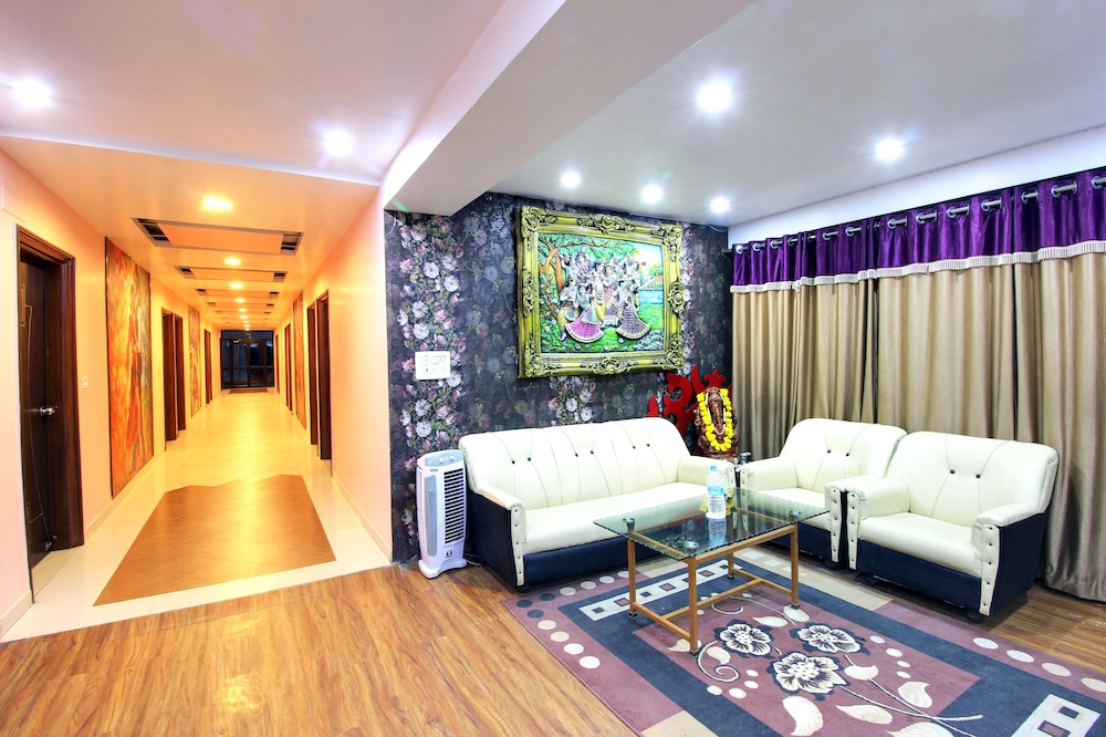 hotel ashoka nakki lake 450 metre