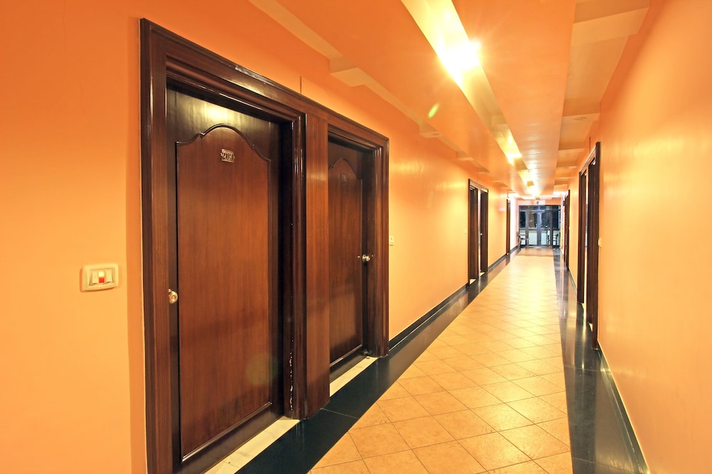 hotel ashoka nakki lake 450 metre