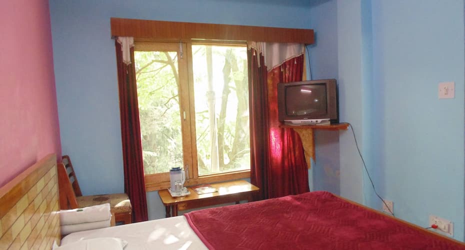 Hotel Prashant,Near Mall Road,3 star
