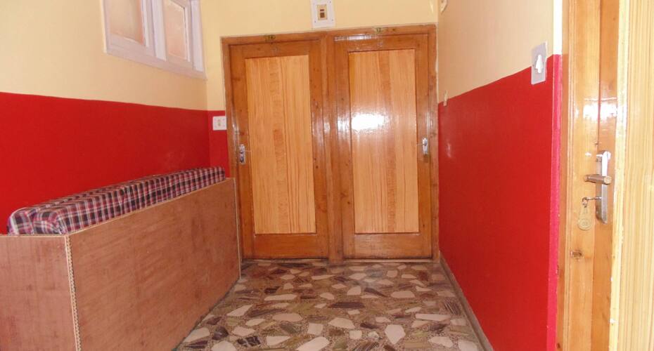 Hotel Prashant,Near Mall Road,3 star
