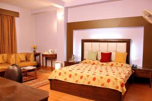 Himland East,Jutogh>>Shimla,3 star