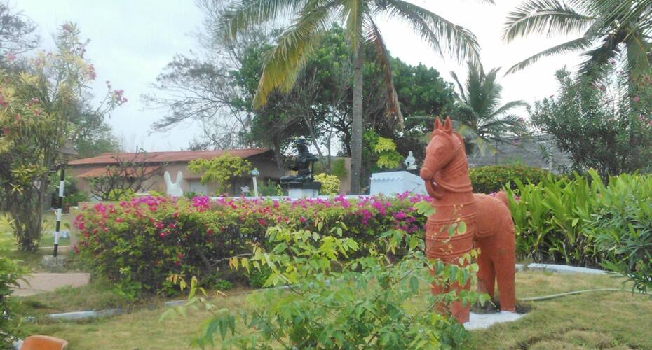 Golden Sun Beach Resort,Thiruvanmiyur,4 star