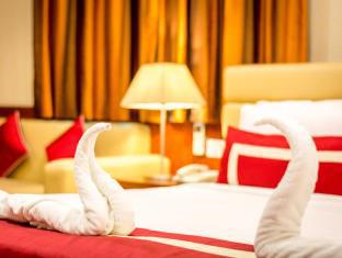 octave suites residency road