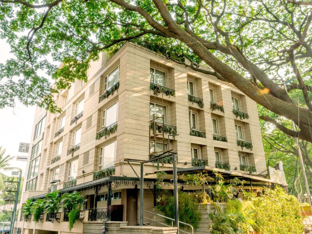 octave suites residency road