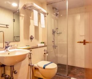 octave suites residency road