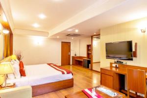 octave suites residency road
