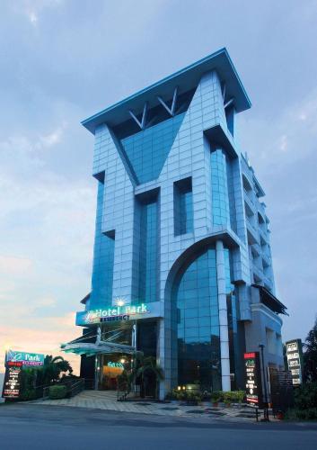 Hotel Park Residency,Eramalloor>>Chempu,4 star