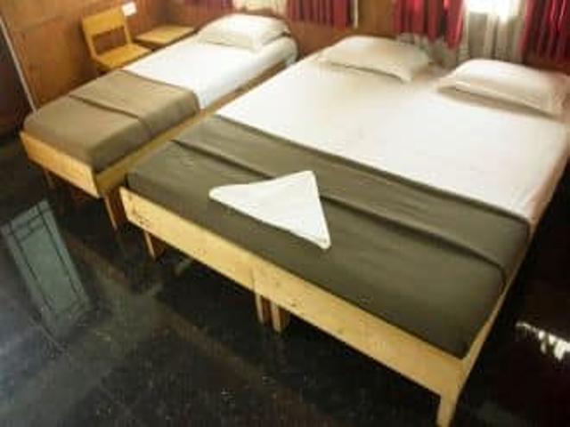 Oval Retreat Palace,Ernakulam>>Chempu,3 star