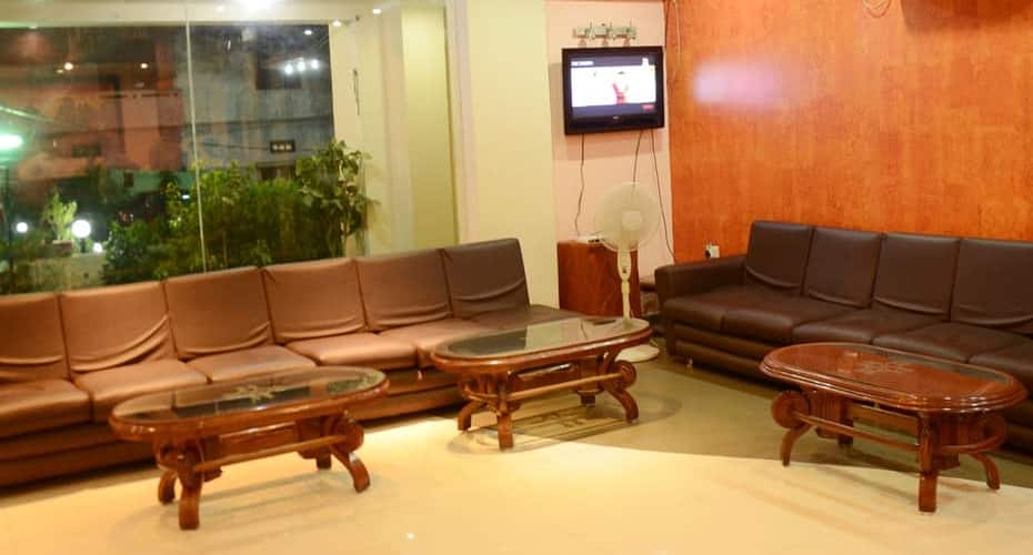 hotel varanasi palace varanasi