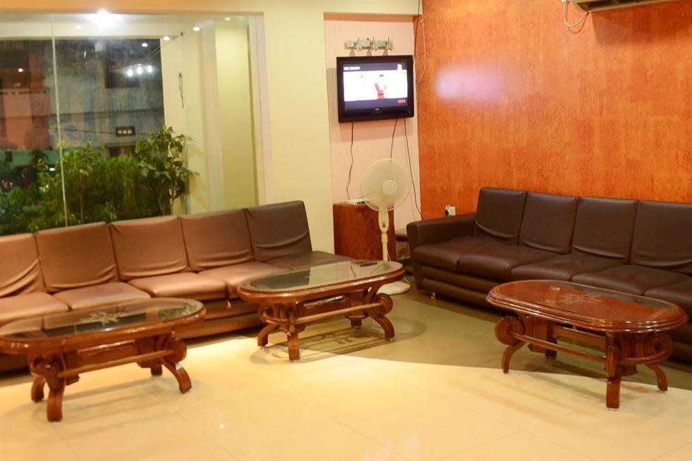 hotel varanasi palace varanasi