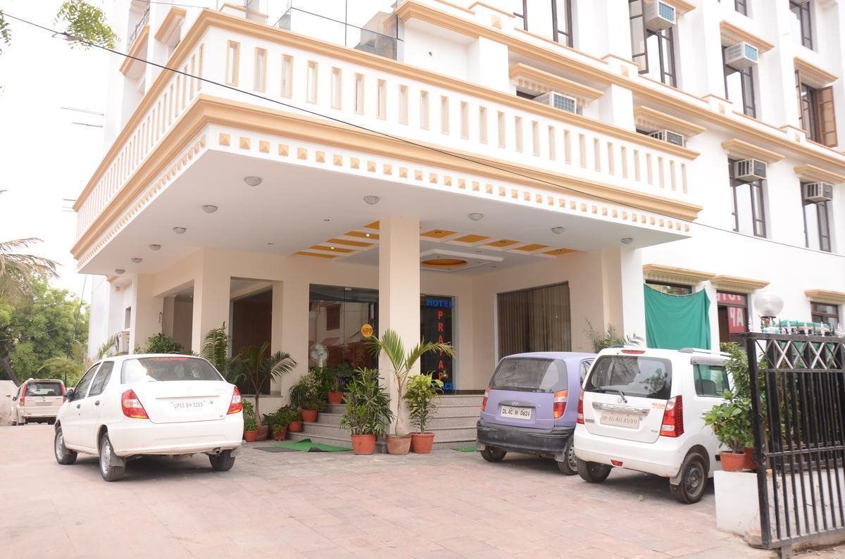 hotel varanasi palace varanasi