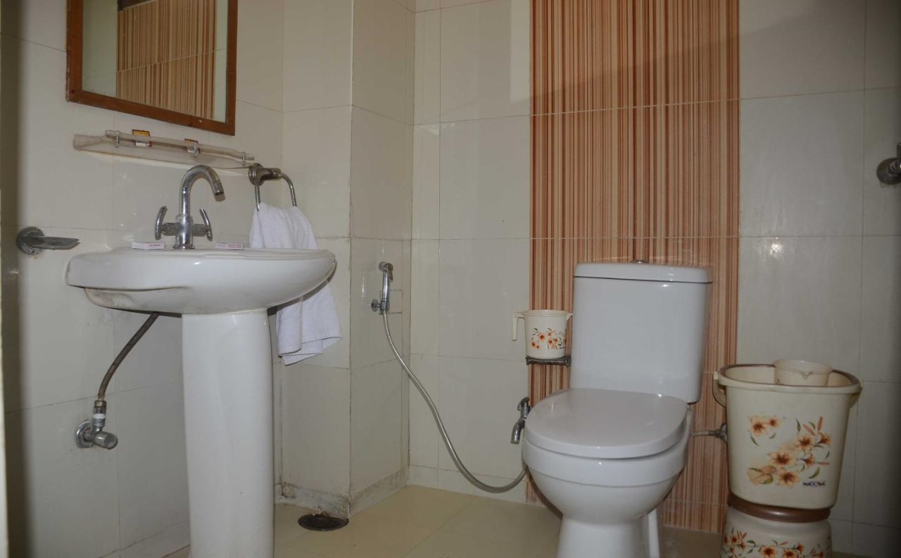 Hotel Varanasi Palace Varanasi,Varanasi Cantt Station,3 star
