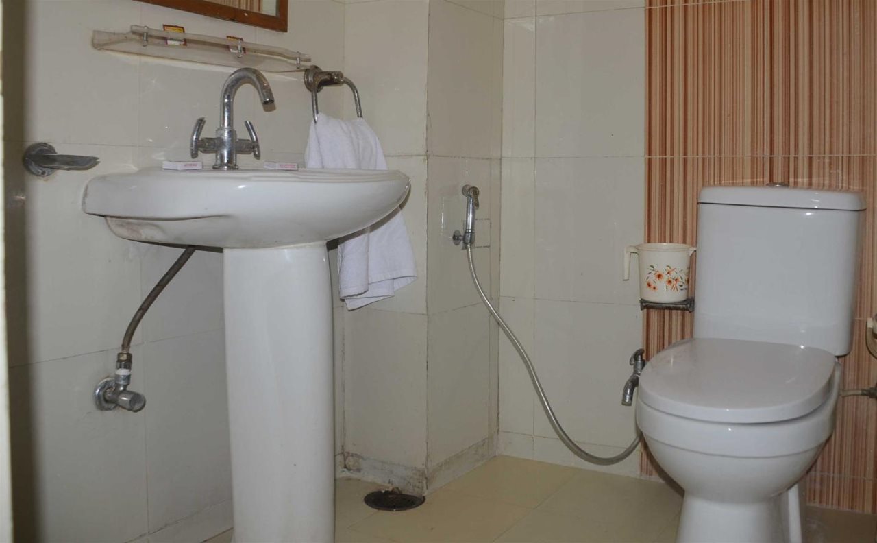 Hotel Varanasi Palace Varanasi,Varanasi Cantt Station,3 star
