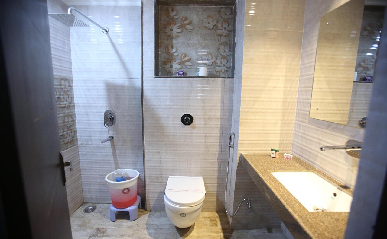 hotel varanasi palace varanasi
