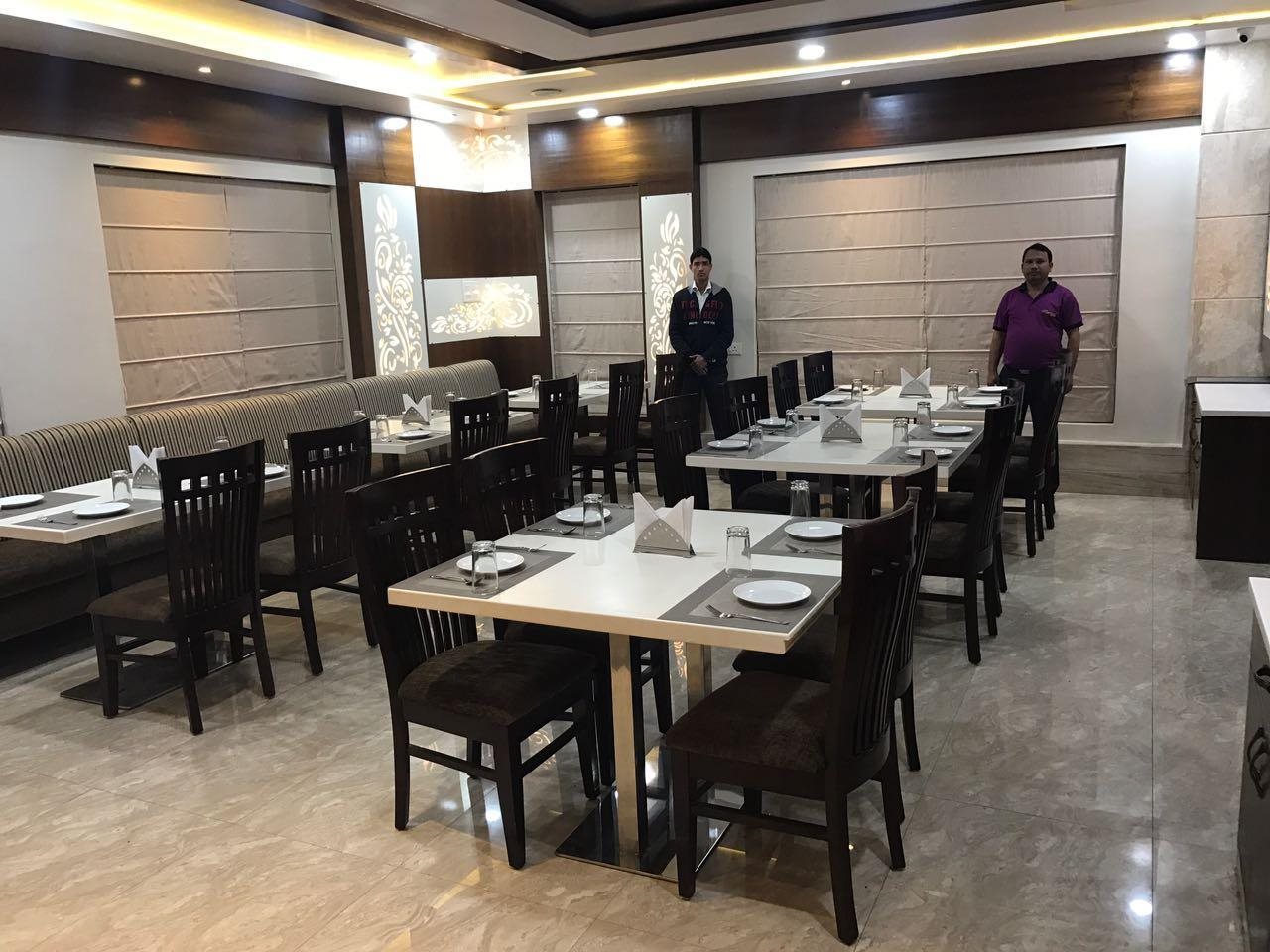 hotel varanasi palace varanasi