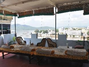 Devi Vilas Guest House,Pichola Lake,2 star